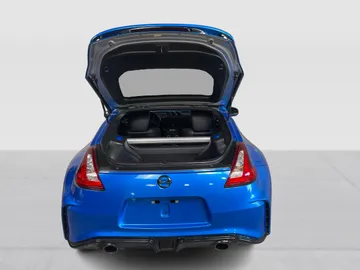 2018 Nissan 370Z Coupe - image 12
