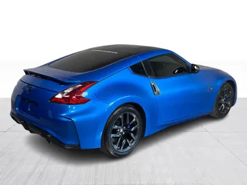 2018 Nissan 370Z Coupe - image 13