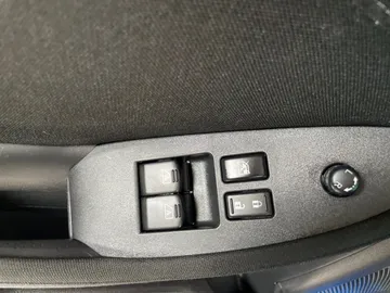2018 Nissan 370Z Coupe - image 19