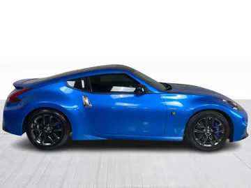 2018 Nissan 370Z Coupe - image 2