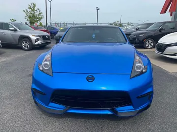2018 Nissan 370Z Coupe - image 2