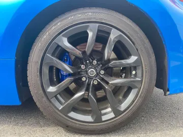 2018 Nissan 370Z Coupe - image 7