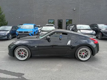 2017 Nissan 370Z - image 4