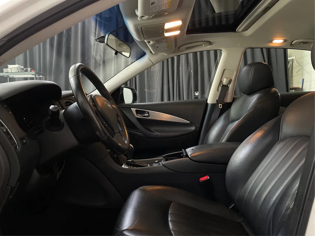 2017 INFINITI QX50 — photo 3