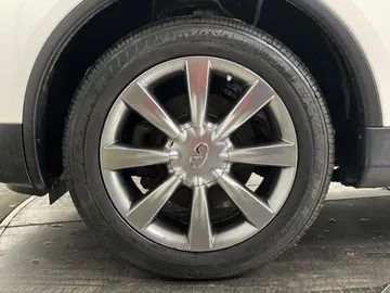 2017 INFINITI QX50 - image 7