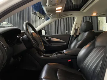 2017 INFINITI QX50 - image 3