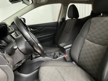 2021 Nissan Qashqai - image 3