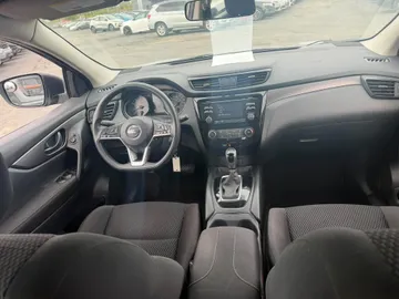 2018 Nissan Qashqai - image 9
