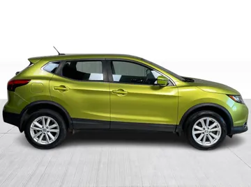 2018 Nissan Qashqai - image 2