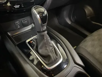 2018 Nissan Qashqai - image 27
