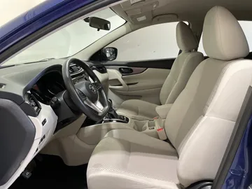 2019 Nissan Qashqai - image 3