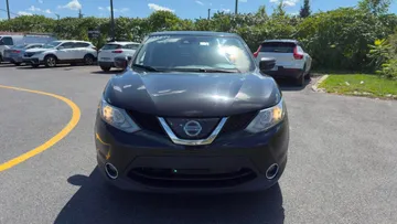 2019 Nissan Qashqai - image 2