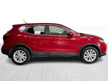2018 Nissan Qashqai - image 2