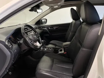 2018 Nissan Qashqai - image 3