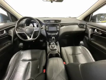 2017 Nissan Qashqai - image 4