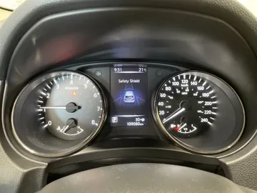 2017 Nissan Qashqai - image 17