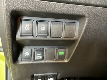 2017 Nissan Qashqai - image 30