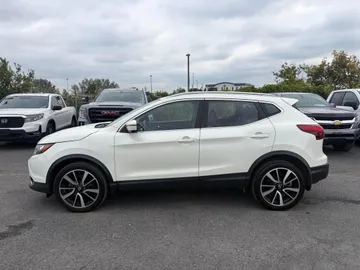 2019 Nissan Qashqai - image 4