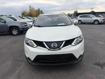 2019 Nissan Qashqai - image 2