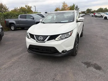 2019 Nissan Qashqai - image 3