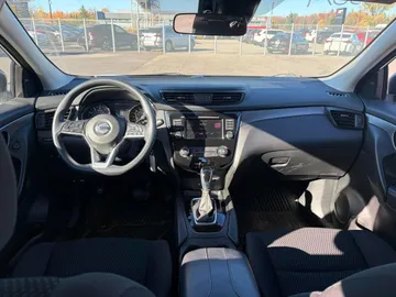 2020 Nissan Qashqai - image 4