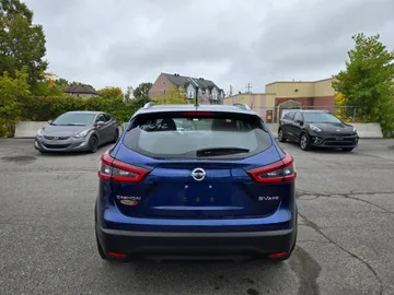2020 Nissan Qashqai - image 4