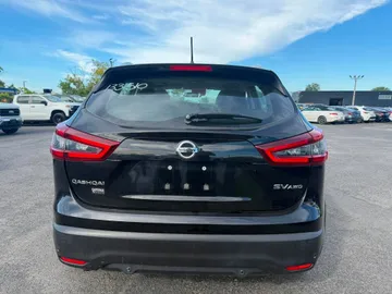 2020 Nissan Qashqai - image 6