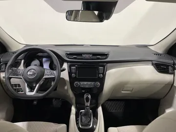 2020 Nissan Qashqai - image 4