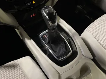 2020 Nissan Qashqai - image 24