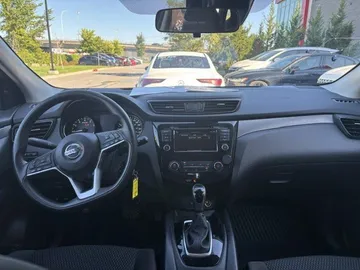 2020 Nissan Qashqai - image 8