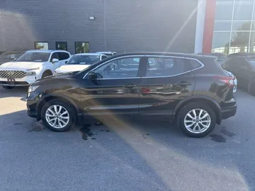 2020 Nissan Qashqai - image 4