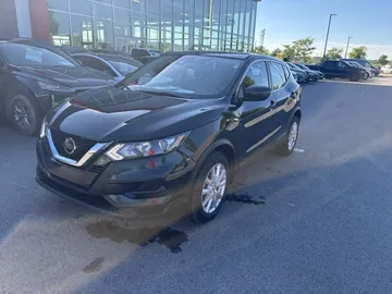 2020 Nissan Qashqai - image 3