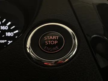 2020 Nissan Qashqai - image 24