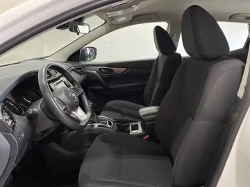 2020 Nissan Qashqai - image 3