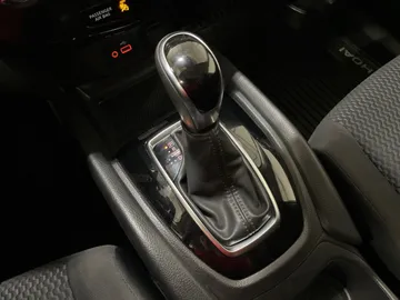 2020 Nissan Qashqai - image 24