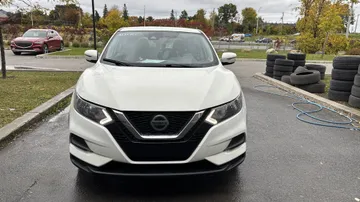 2020 Nissan Qashqai - image 2