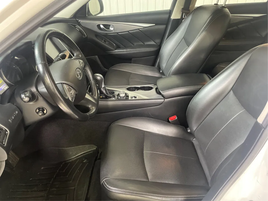 2016 INFINITI Q50 — photo 3