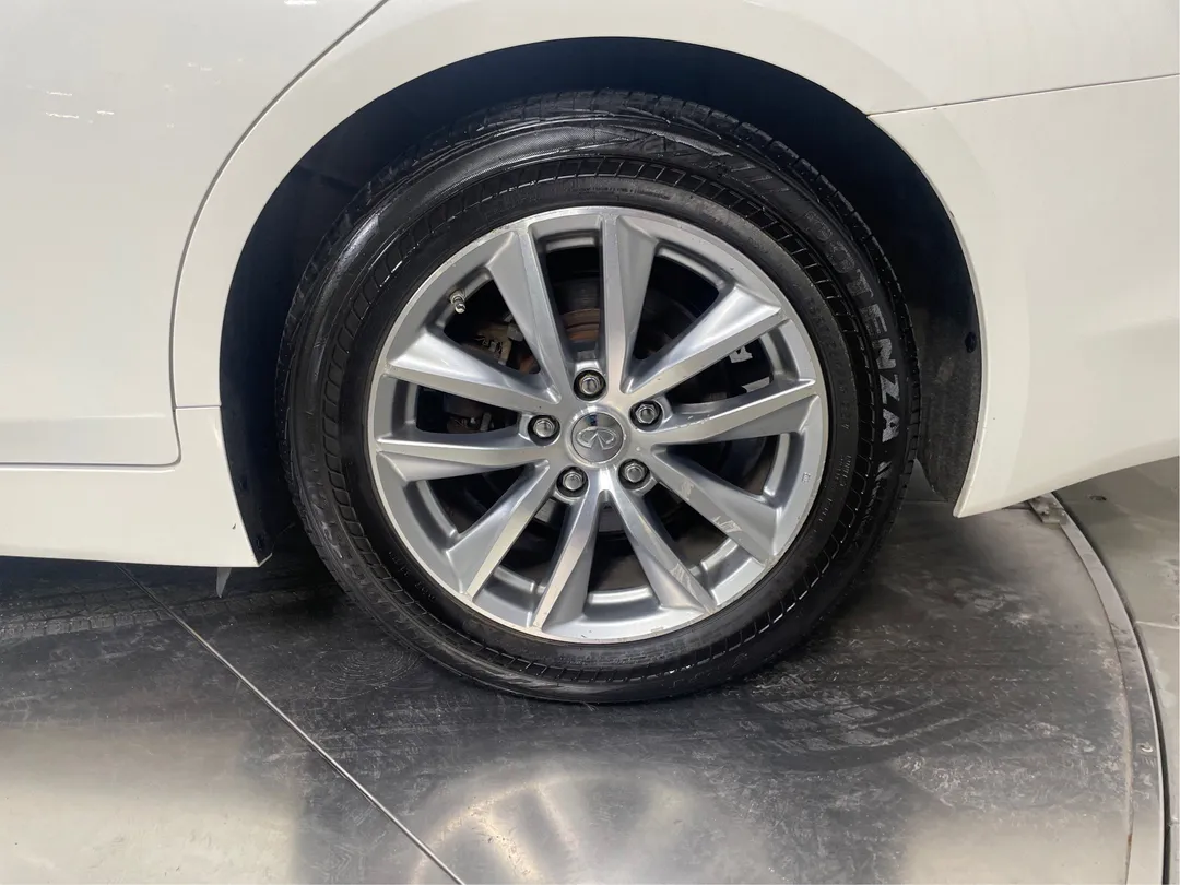 2016 INFINITI Q50 — photo 6