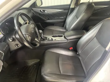 2016 INFINITI Q50 - image 3