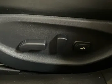 2016 INFINITI Q50 - image 20