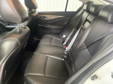 2016 INFINITI Q50 - image 15