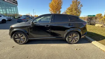 2023 Nissan ARIYA - image 4
