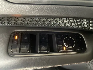 2023 Nissan ARIYA - image 31