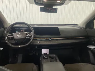 2023 Nissan ARIYA - image 4