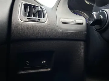 2017 INFINITI Q50 - image 30