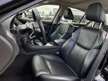 2017 INFINITI Q50 - image 3