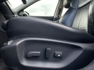 2017 INFINITI Q50 - image 26