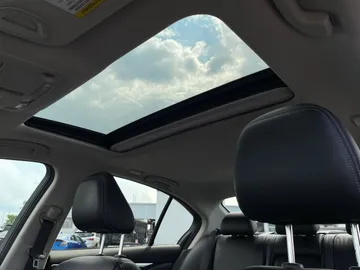 2017 INFINITI Q50 - image 6
