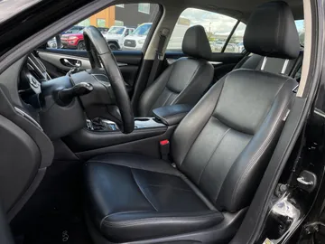 2021 INFINITI Q50 - image 3