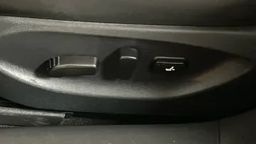 2023 INFINITI Q50 - image 19
